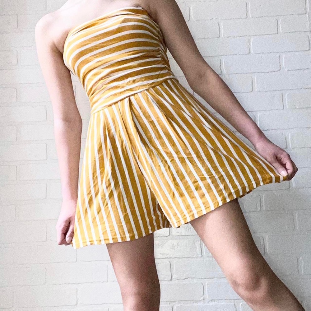 ⭐️SUPER CUTE cottagecore heart and hips mustard yellow and white striped romper